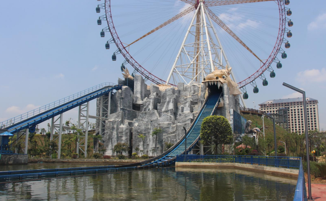 Splash Down Flume Ride - 15 m Drop Big-Splash Water Ride
