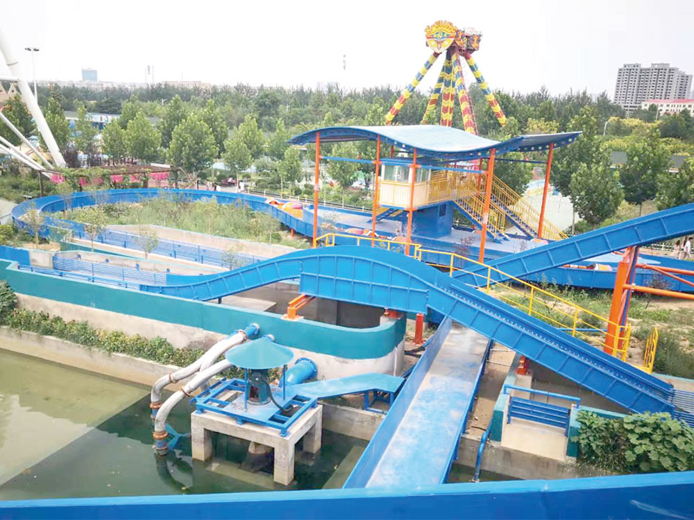 Double-Peak Splash Battle Flume - 220 m Dual-Lift Water Ride
